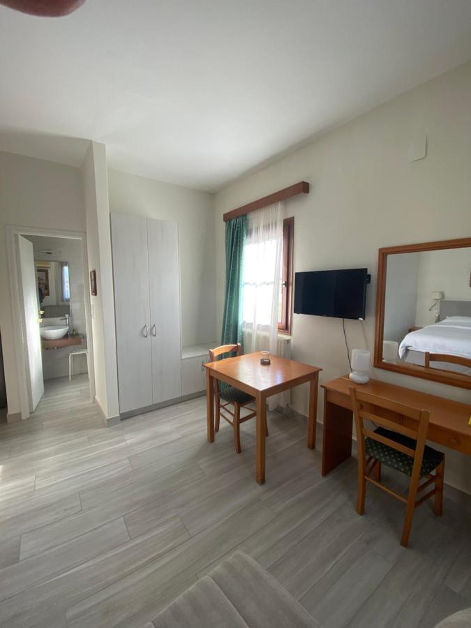 Victoria Studios Spetses Town ภายนอก รูปภาพ